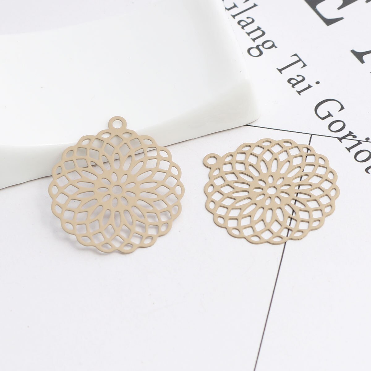 Flower of life berlocker koppar filigran stämpling hängen silver färg 3cm x 2.7cm för att göra själv örhängen smycken , 10 st: 1