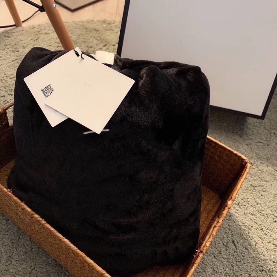 Luxe Adel Deken Noordelijke C Letters Deken Sjaal Hand Zachte, Warme Airconditioning Sofa Rode Deken: Black