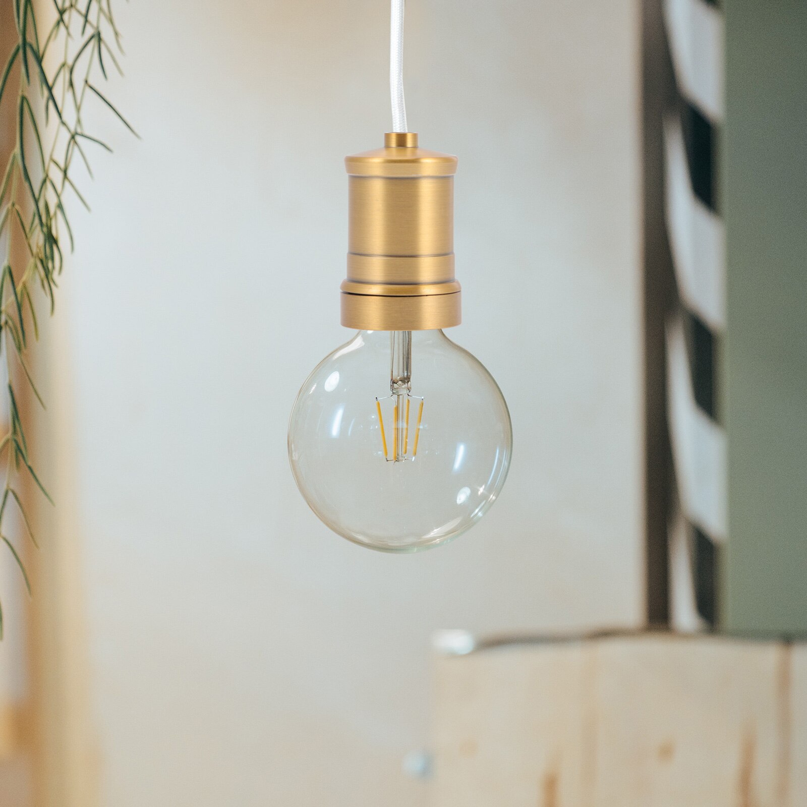 E27 Screw Light Socket Ceiling Light Holder Pendant Lamp Screw Socket Supply