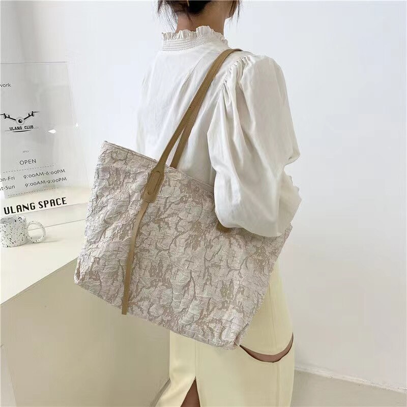 2022Ins nuova versione coreana moda Tote Bag Casual da donna a tracolla pieghettata di grande capacità borsa ascella semplice borsa Cool alla moda