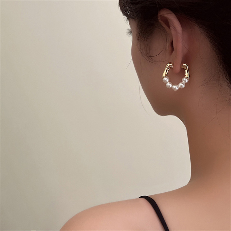 YANGLIUJIA Pendientes de perlas de metal Estilo europeo y americano Pendientes de tuerca de con personalidad Accesorios de boda de viaje para chica