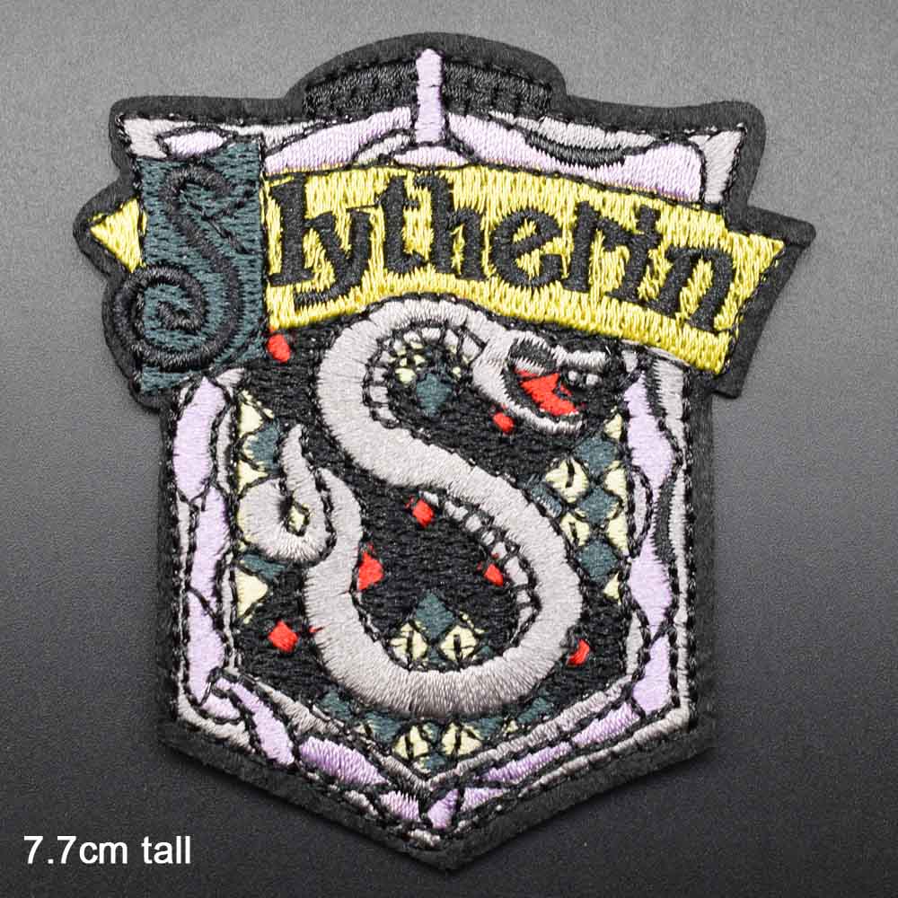 Snake Leeuw Ijzer Op Zweinstein Ravenclaw Gryffindor Crest Huffelpuf Slytherin Geborduurde Kleding Patches Voor Kleding: she