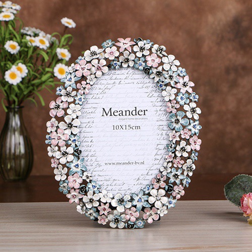 White Flower Textured Hand-Crafted Photo Frame Easel Hook for Tabletop Wall Display Decorative Floral: Light Grey