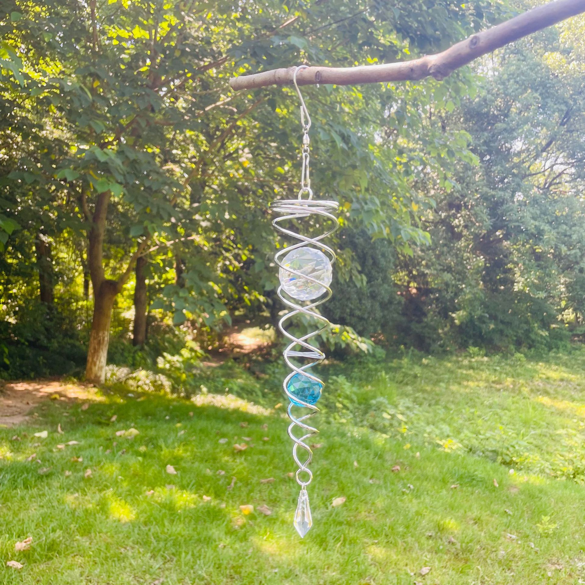 Gazing Ball Spiral Tail Wind Spinner Indoor Outdoor Decoration Stainless Steel Crystal Glass Ball with Hanging Swivel Hook: light green
