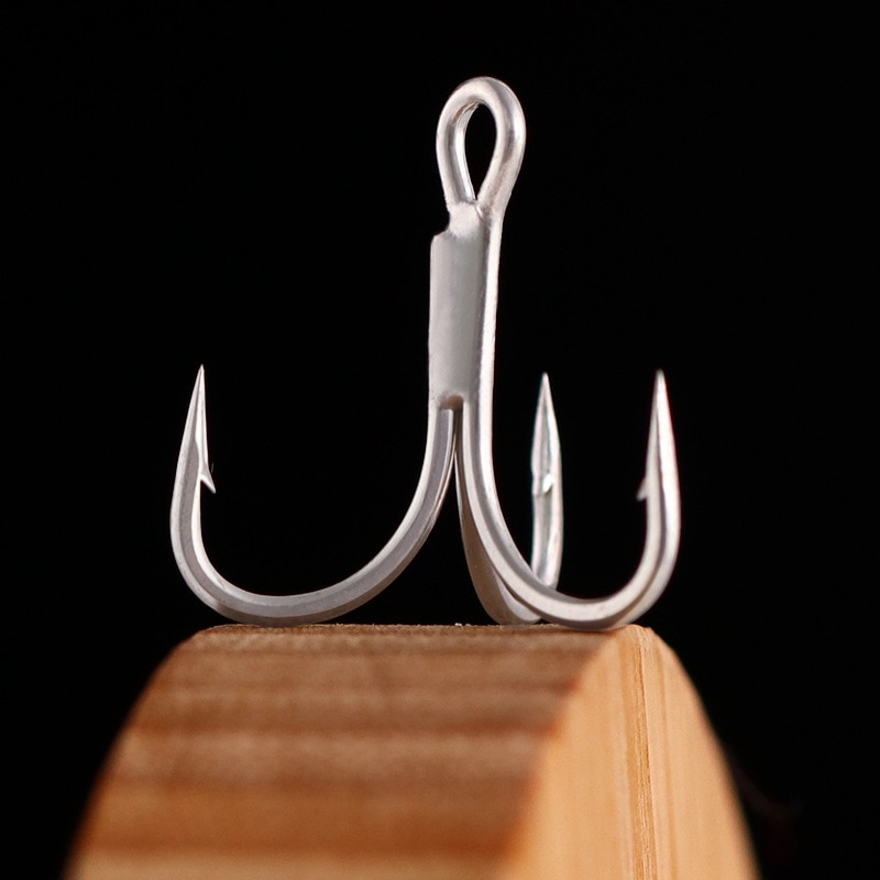 ST41-3X 20pcs/bag Fishing Hooks High Carbon Steel Treble Hooks Silver Super Sharp 2# 4# 6# 8# 10# 12# High Strength Hooks Tackle