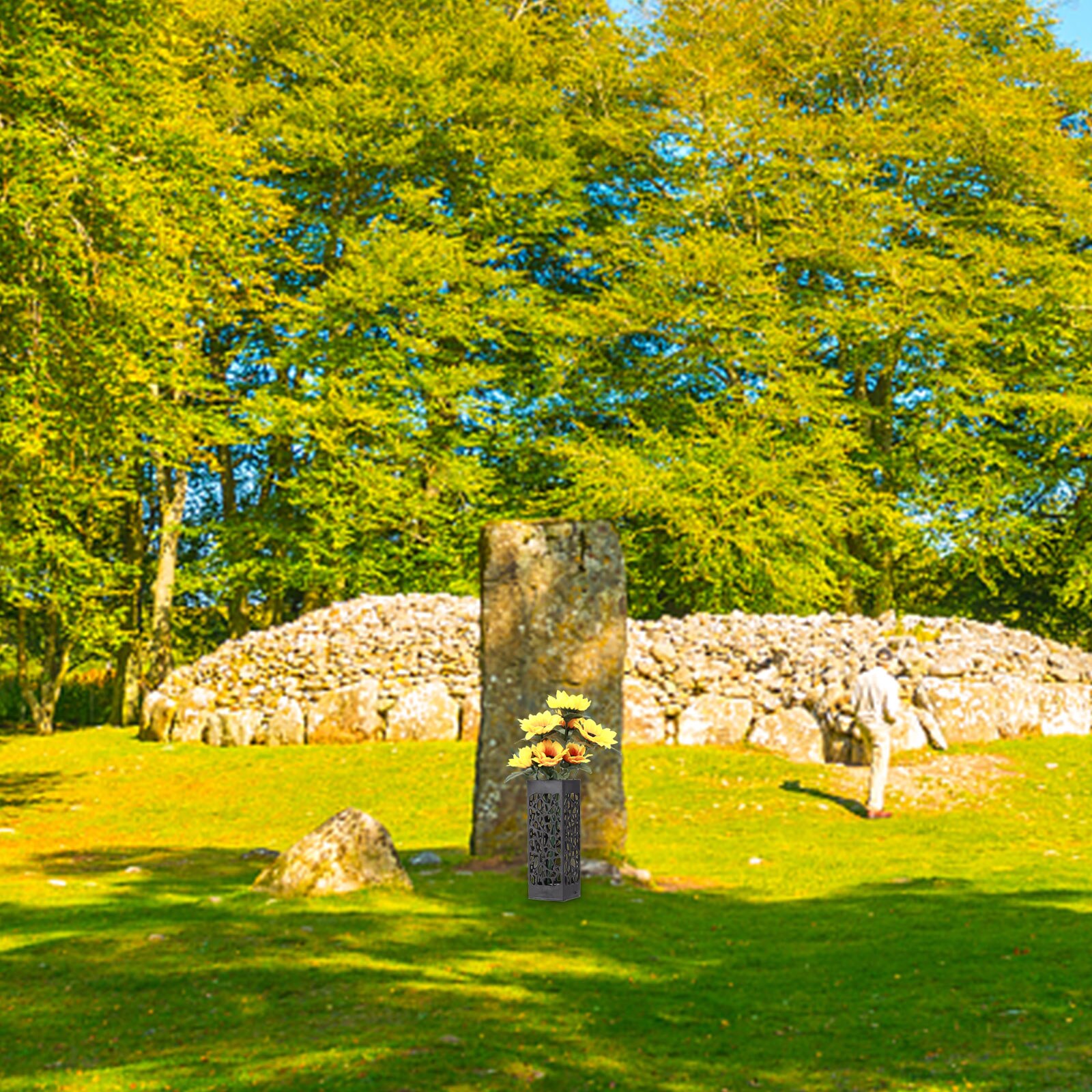 Memorial Cemetery Grave Vase Plastic Hollow Flower Hold Floral Holder Graves Decorations with Spikes Graveyard Conical
