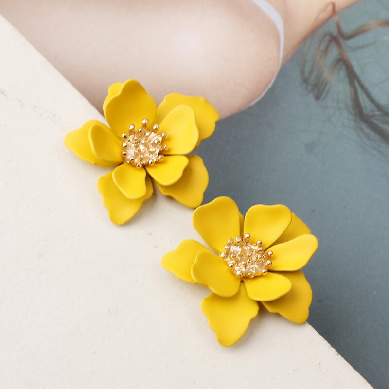 1 paar Ohrringe Ohr Stud Blume Elegante Süße Schmuck für Frauen Dame Mädchen EIG88: Yellow