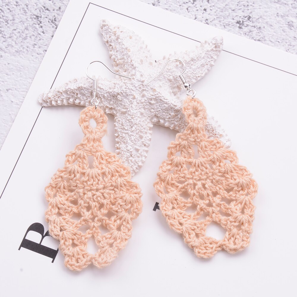 Handgjorda smycken virkade örhängen bohemiska handvirkade brudhängande örhängen valentine -kvinnor virkade örhängen: Beige