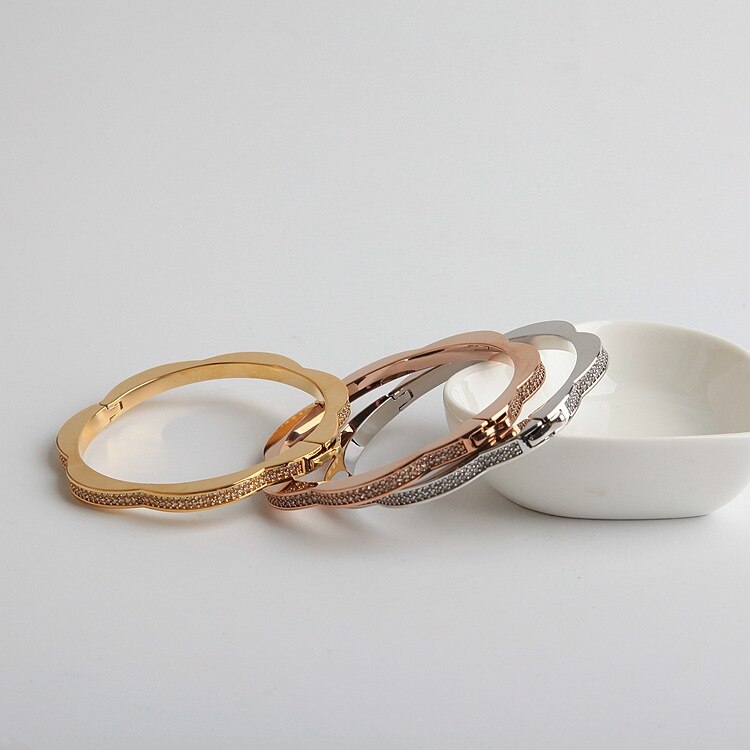 Miroir européen et américain haute fleur polonaise incrusté bracelet trois couleurs carte ouverte bracelet