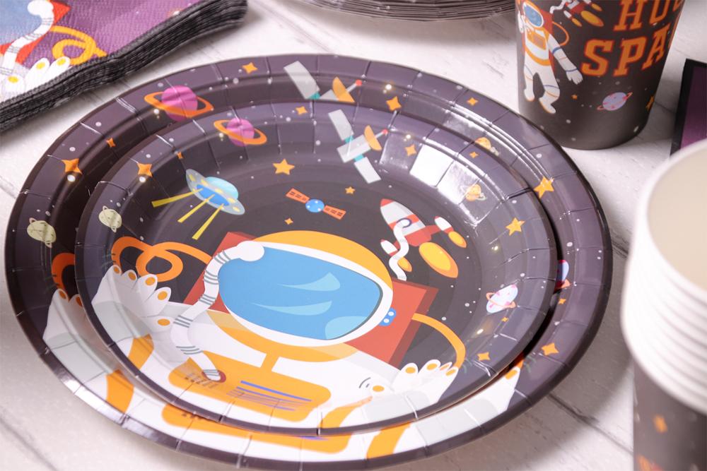 10PCS Outer Space Party Supplies disposable plate Astronaut Planet Theme Disposable Dinnerware Set Children Birthday Paper plate