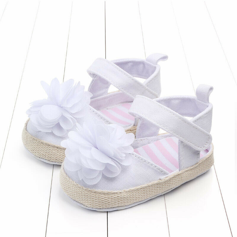 Zomerse mooie babymeisjes sandalen, prewalker kinderschoenen met bloemenprint, peutermeisjes, schattige antislipschoenen met zachte zool.: Wit / 12