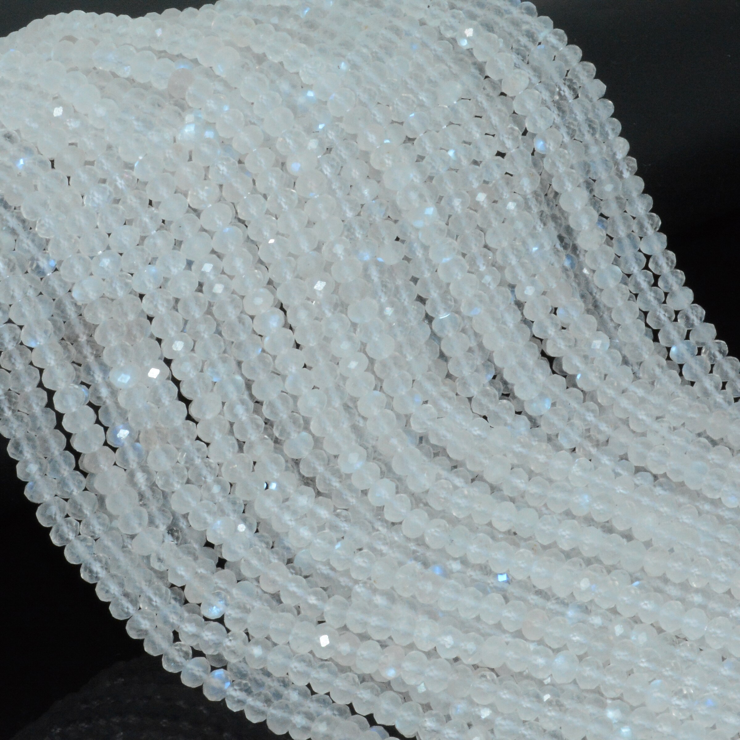 Natürlicher regenbogenmondstein aus indien, facettierte rondelle-perlen (4.5mm,  stück , nicht jede perle schimmert).