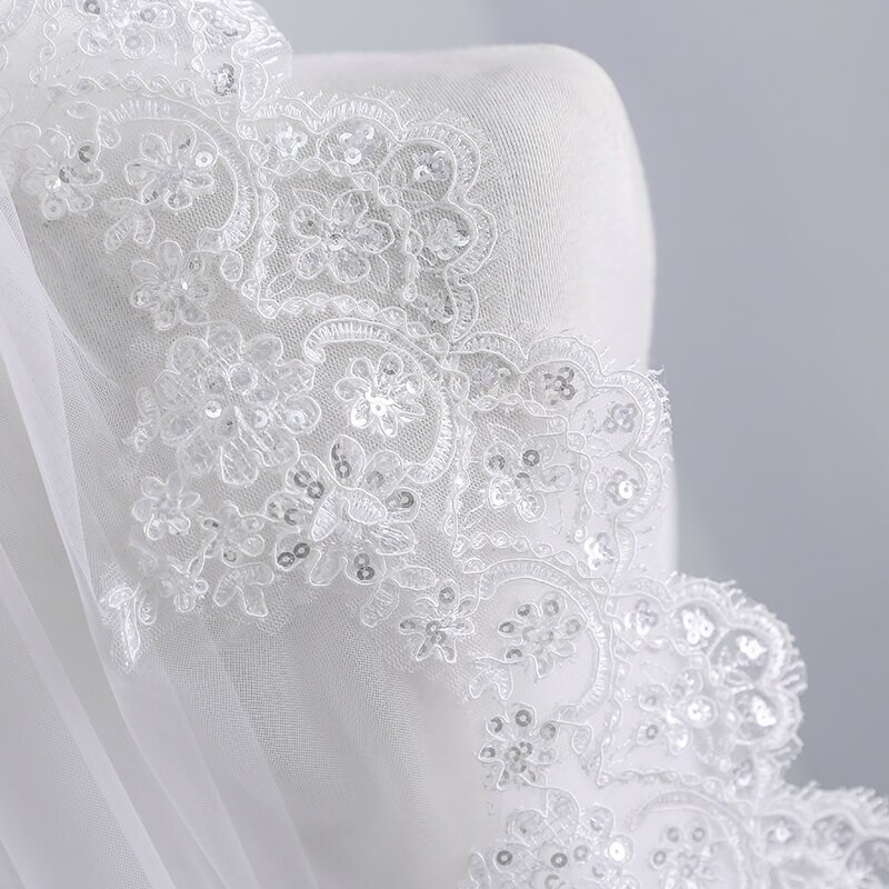 Einfache Günstige weiß elfenbein 1,5 Mt Hochzeitsschleier Weichen tüll Applikationen pailletten Rand Einer Schicht Hochzeit Zubehör Brautschleier Mit kamm
