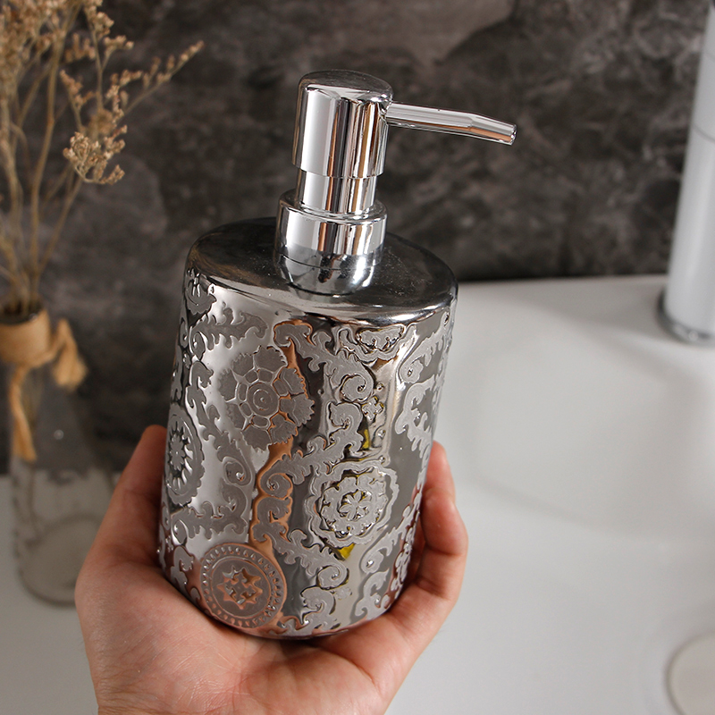 Silver Portable Liquid Soap Dispensers Retro Ceramic Bathroom Accessories Shower Gel Shampoo Bottles
