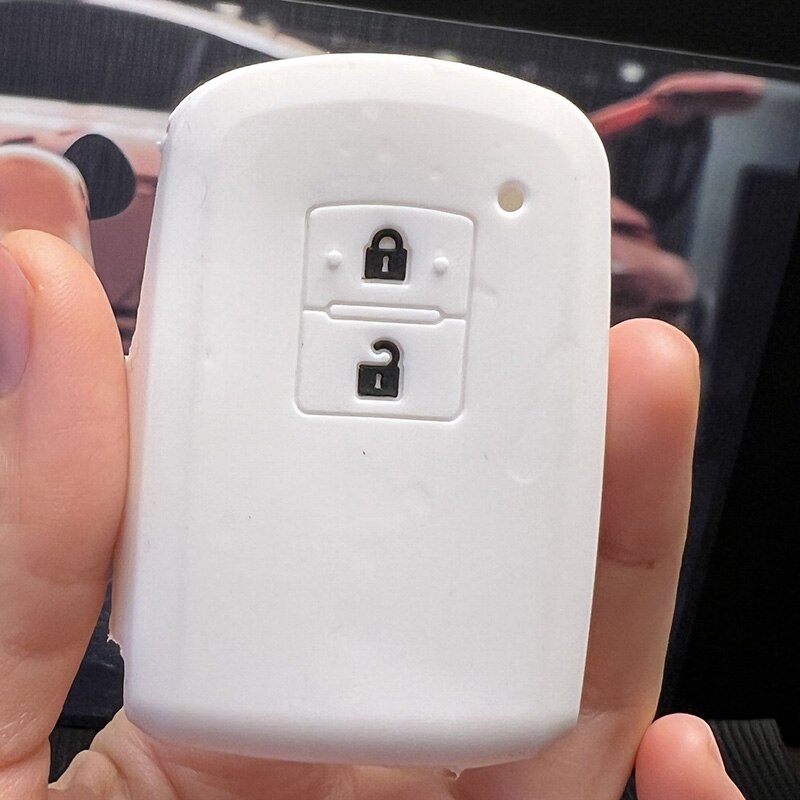 silicone Rubber Car Key Cover Case Bag Holder Shell for Toyota Camry RAV4 Yaris Avalon auris 2 Buttons Smart Car key: white
