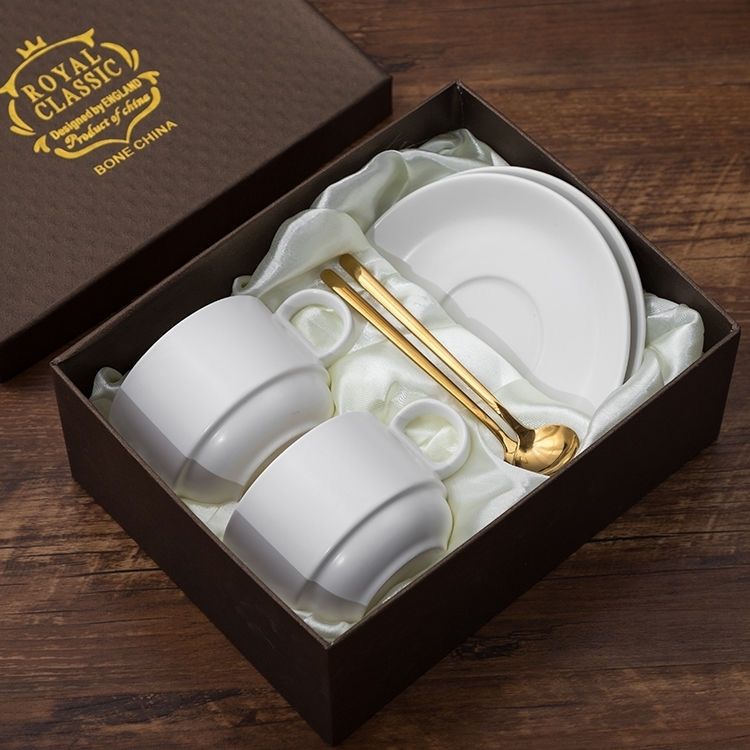 Ensemble de sous-tasses à café en céramique, ensemble de 6 pièces, tasse à thé simple européenne avec cuillère, emballage , tasse à café glaçure colorée, ensemble: pure white