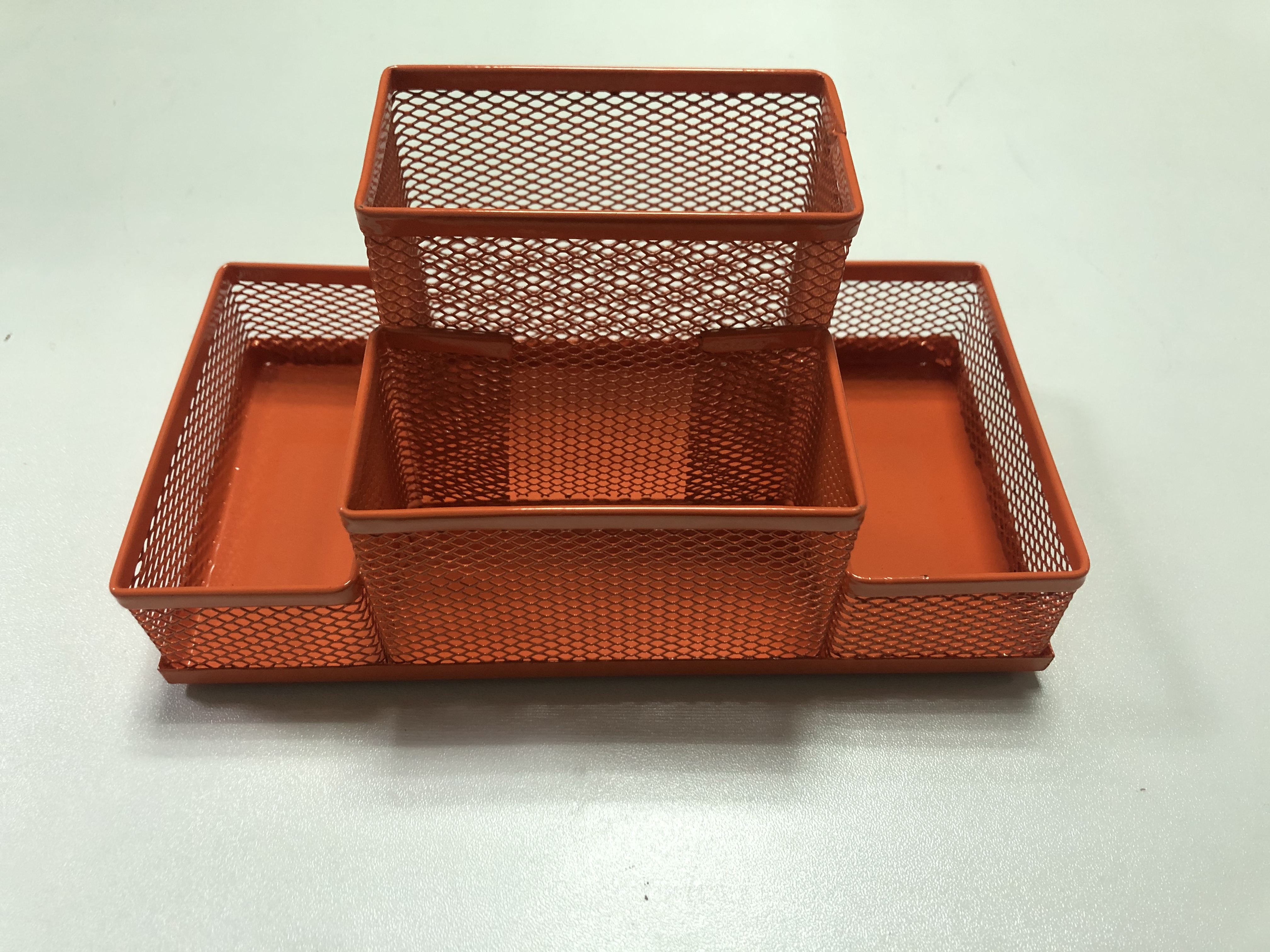 Xrhyy 3- farve penholder metal mesh hjemmekontor pen papirvarer opbevaring organizer multifunktionsboks top-skrivebord blyantholder: Orange
