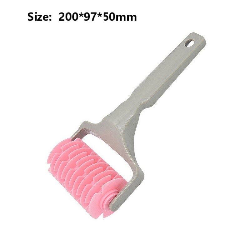 1PCS Pull Net Pizza Knife Wheel Pasta Lattice Roller Cutter Dough Biscuit Pie Kitchen Plastic Baking Tool Cutter Accessories: Pink