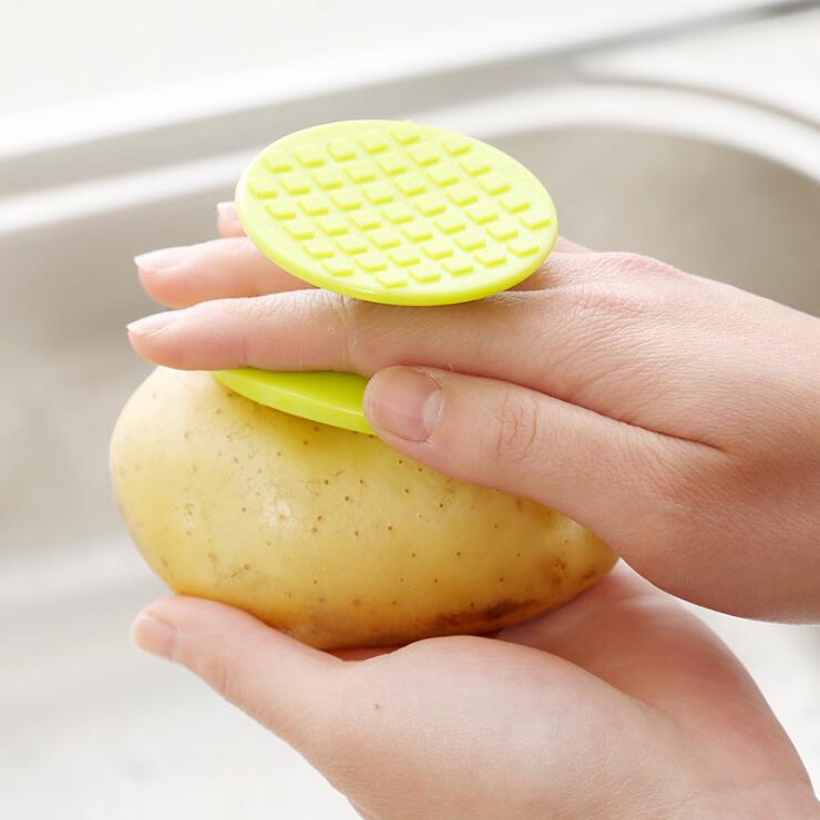Potato Vegetable scrubber Washing Brush Multi-function veggie scrub Tools Easy Cleaning Tool Kitchen Home Gadgets 7.2 * 3.5cm