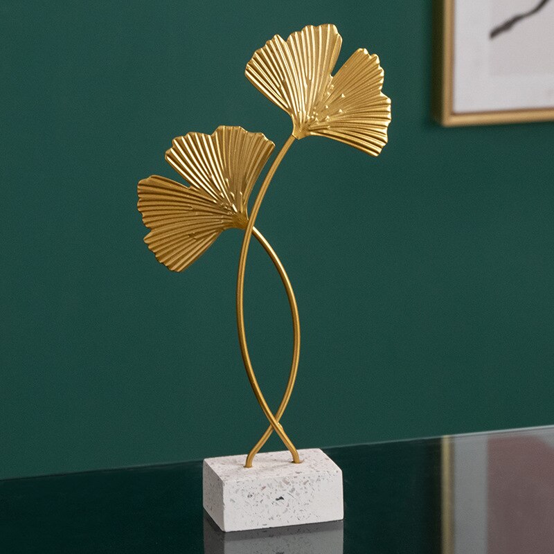 Gyllene järn ginkgo blad ornament hem tv skrivbord vin skåp dekoration modell med marmor bas konsol