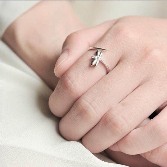 Trendy Zilveren Kleur Crystal Dragonfly Ringen Voor Vrouwen Bridal Wedding Engagement Sieraden Grote Opening Antieke Ringen