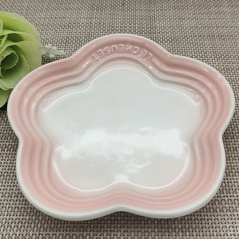 Plum Blossom Small Plate 14cm Sauce Plates French Cool Color Cake Dish Gradual Spit Bone Dishs Tableware Ceramic Dessert: WHITE