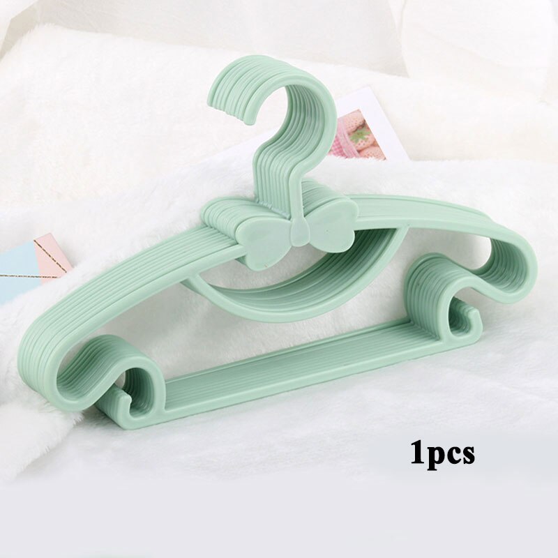 1Pcs Baby Kleding Rekken Draagbare Kids Kleerhanger Rekken Plastic Handdoek Display Sjaals Hangers Kleding Organizer Jassen Hanger: green