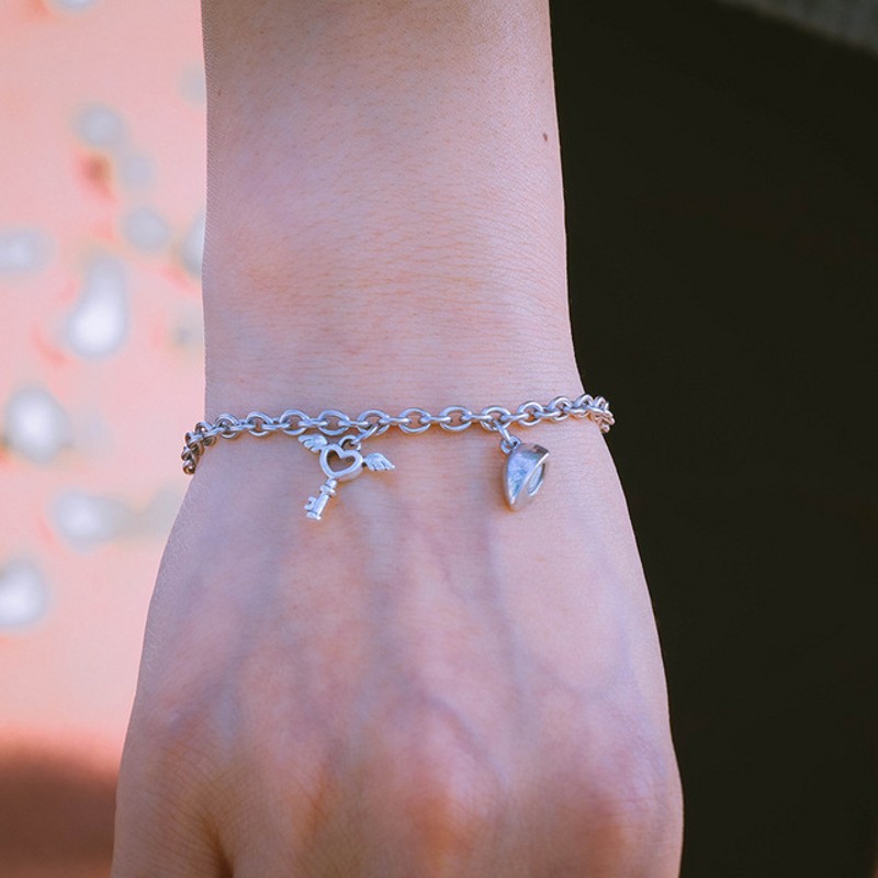 2Pcs Heart Magnet Bracelet for Lovers Stainless Steel Angel Wing Lock Couple Bracelet Heart Charm Friendship Jewelry
