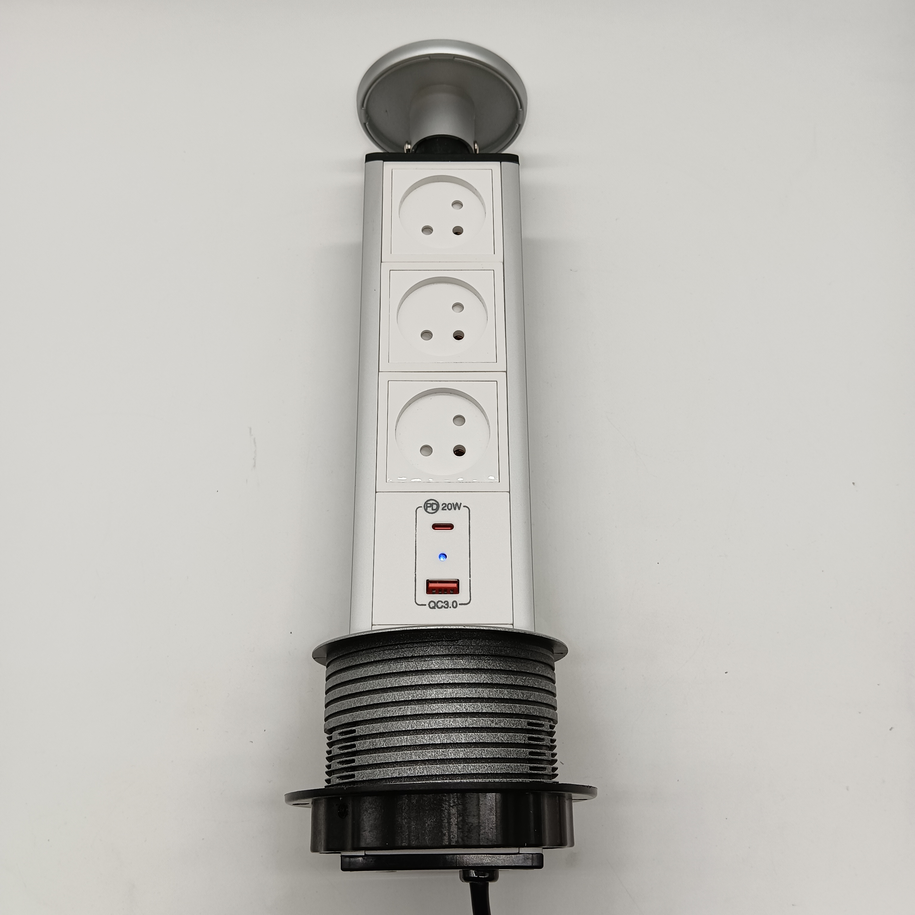 Uitklapbaar stopcontact; ingebouwd bureaubladstopcontact; 3-- cijferige wisselstroomaansluiting, usb-a/c snelladen  pd 20w ; gebruikt voor vergadertafels, keukens en: Wit / Stekker