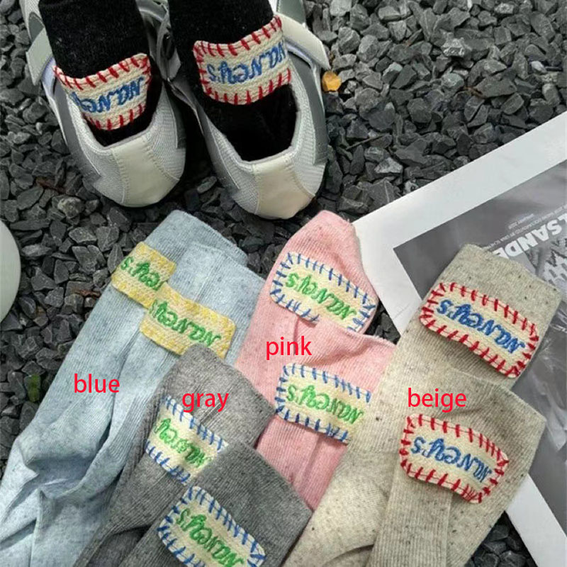 Kvinnor vintage bomull medelstora tubstrumpor tyg etikett brev tjock nål vinter varm japansk enfärgad casual sport parstrumpor: Lavendel-