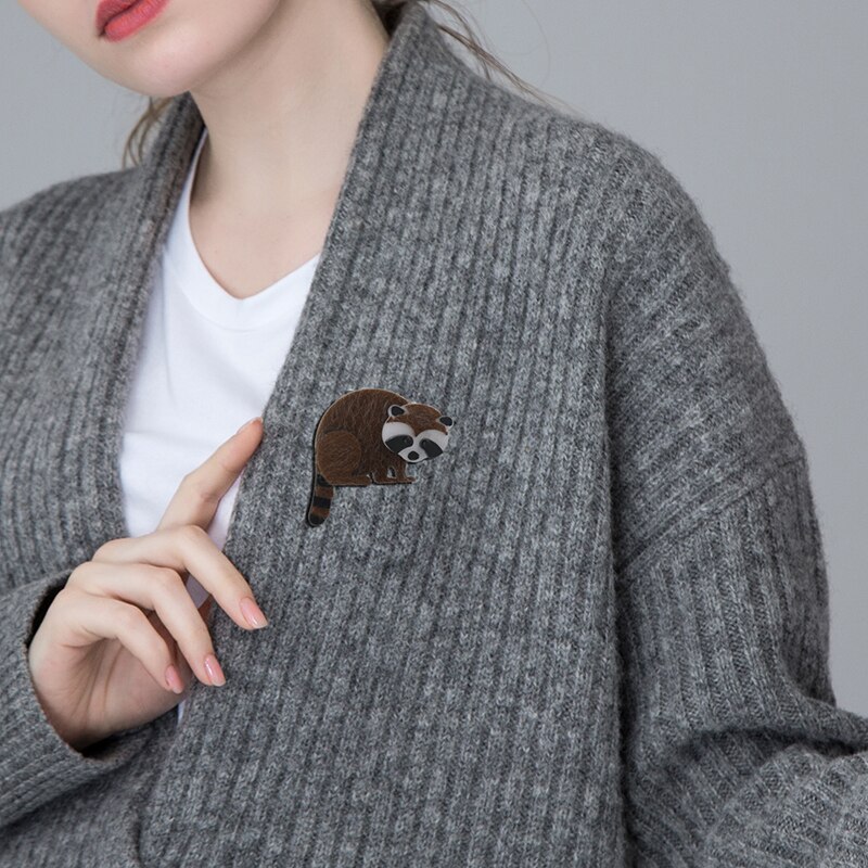 Blucome Lebendige Cute Waschbär Bär Broschen Acryl Metall Leder Tier Brosche Hemd Kragen Revers Abzeichen Für Junge Mädchen Kinder