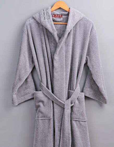 Bata gruesa de algodón con bordado para hombre y mujer, albornoz de algodón con capucha, suave ventilación, ropa de hogar informal: Plata / L