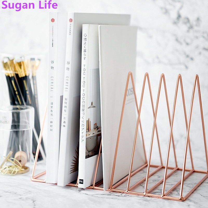 Sugan life nordisk triangel enkle smijernshyller skrivebordsoppbevaringsstativ hylle filmagasin oppbevaring kassestativ smykker