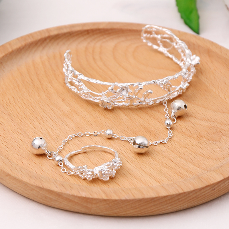Goedkope Zilveren Kleur Armband Vlinder Kristal Bel Armbanden Met Ring Vinger Vrouwen Bruid Bruiloft Accessoires Mode-sieraden