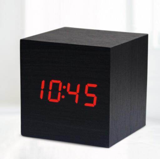 Digitale Thermometer Houten Wekker Alarm Datum Bureauklok Tafel USB Opladen Korte Voice-activated Elektronische Home Decor: black red