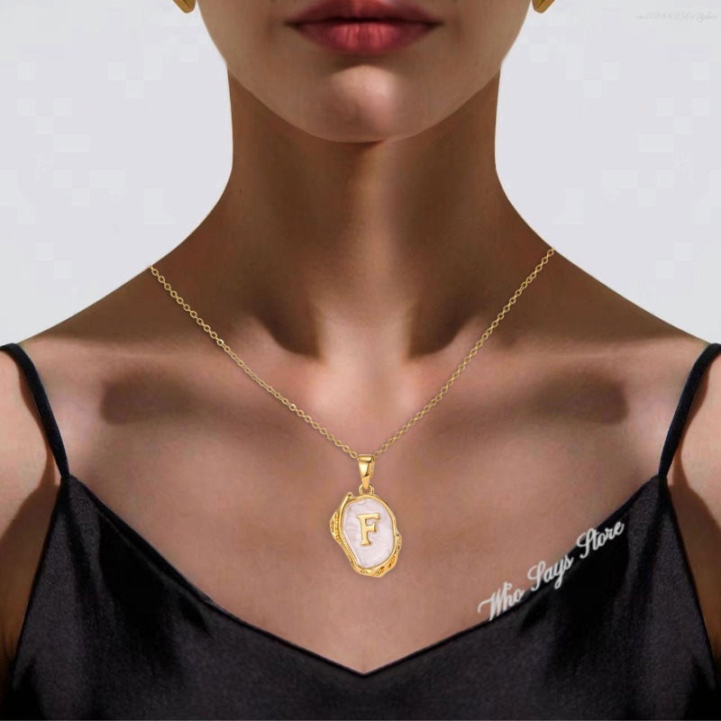 Collar con colgante de acero inoxidable chapado en oro del alfabeto de A-Z para mujer, cadena de serpiente con letra inicial, collares de clavícula, joyería para el cuello