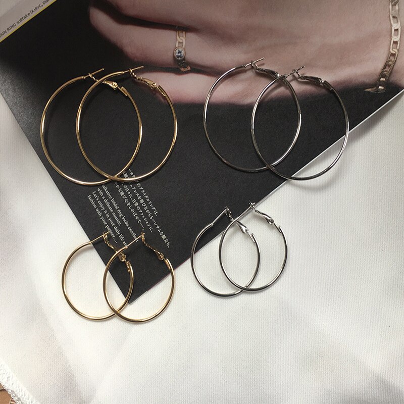 Band Ohrringe für Frauen/Mädchen Große Glatte Kreis Hängen Charme Gold Jahrgang Reifen Kleine Schmuck Schleife Ohrringe