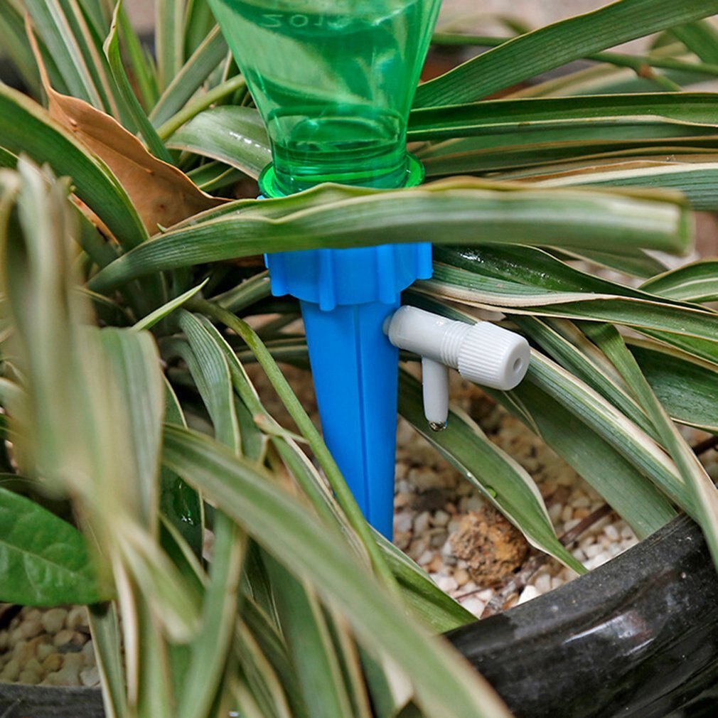 Dispositif d&#39;arrosage automatique, artefact d&#39;arrosage paresseux avec interrupteur, vanne de commande, perméateur, irrigation goutte à goutte