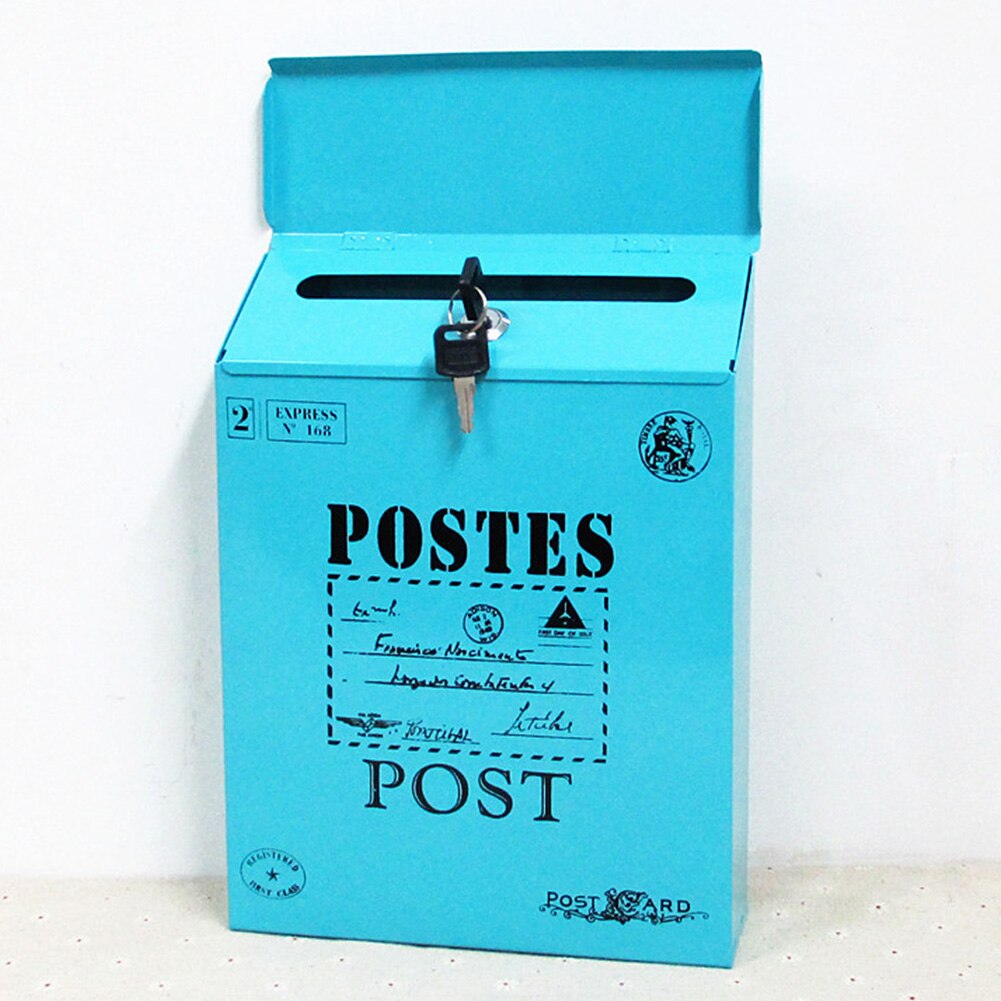 Holdbare ornamenter vægbeslag med lås boligindretning postkasse gård farverig maling brevkasse avis vintage postjern
