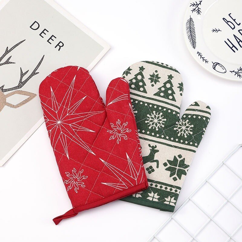 Christmas Anti-scalding Oven Mitts Heat Resistant Microwave Baking Gloves with Pads Year Kitchen Supplies for Family Party