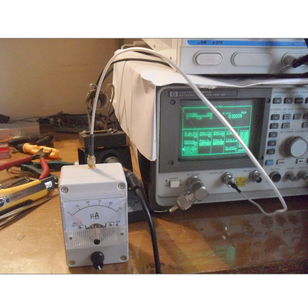 RF Signal Level Meter 100KHz-1000MHz - Feltstyrkeindikator med Antenne
