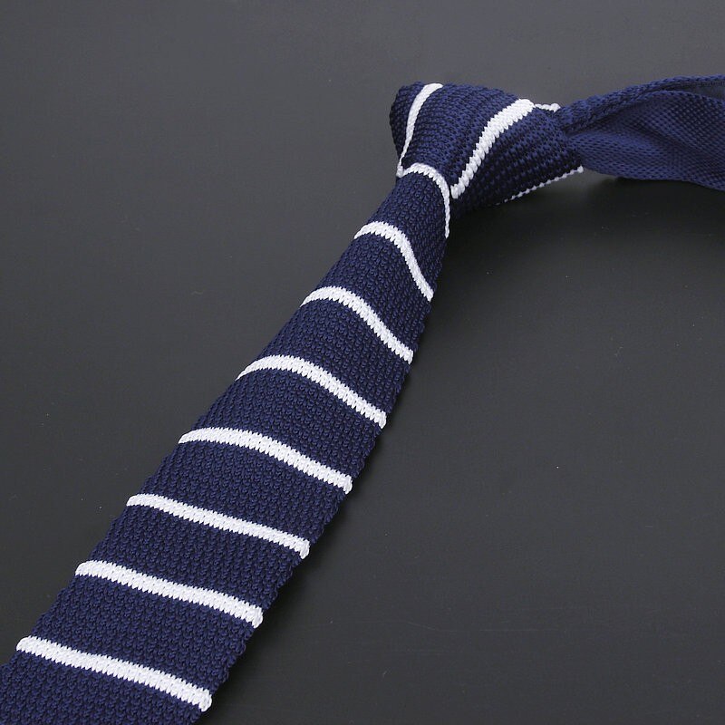 Brand New męska w stylu Vintage, w paski dzianiny krawaty dla człowieka Party moda kolorowe Knitting Tie granatowy czerwony ślub cienki krawat Cravata