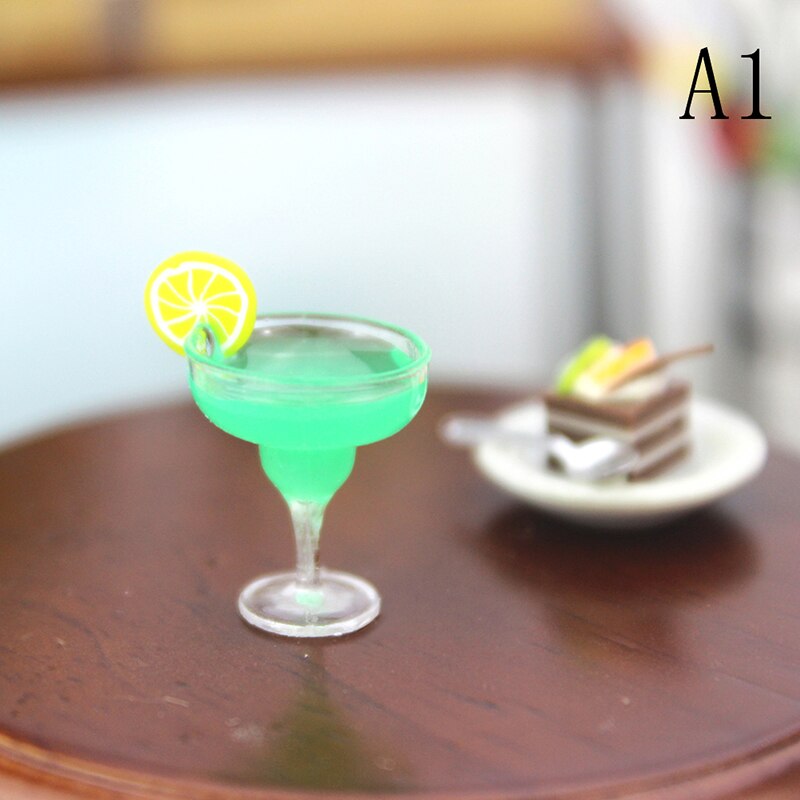 1Pcs Mini Cocktail Cup Simulatie Drank Glas Model Speelgoed Hars Poppenhuis Decoratie Schaal 1/12 Poppenhuis Miniatuur Accessoires: A1