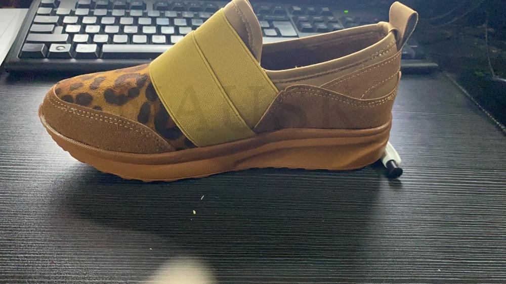 Kvinnors sneakers damer leopard vulkaniserade damskor glider på avslappnad kvinnlig platt komfort lätt vandringsskor kvinna 35 ~ 43