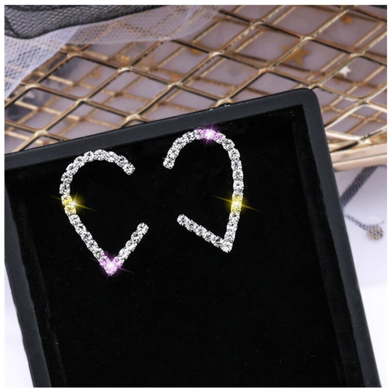 Semplice moda coreana piccoli orecchini donna cuore strass ufficio carriera brillante orecchio chiodo gioielli regalo di fascino