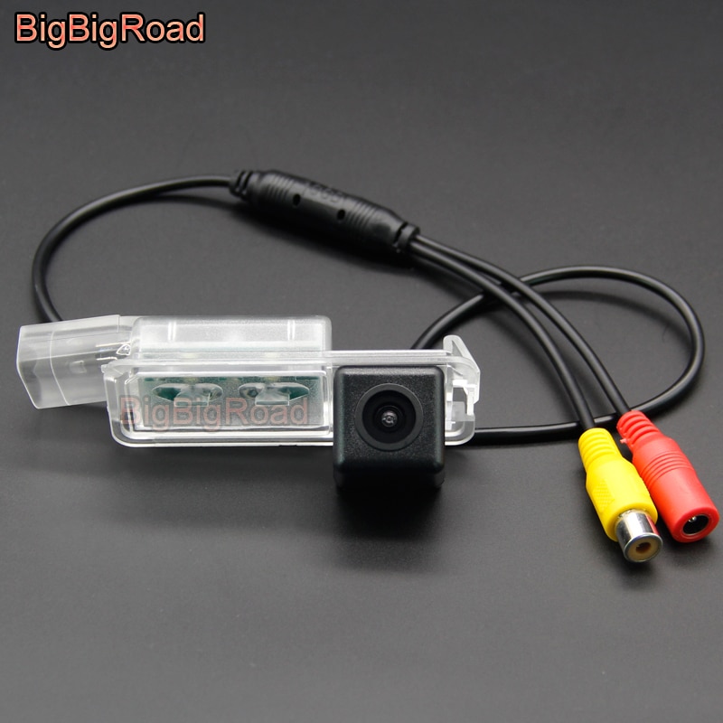 BigBigRoad Car Rear View CCD Camera For Porsche Carrera Turbo GT2 / 911 996 997-1 918 Boxster 2005 / Macan 95B