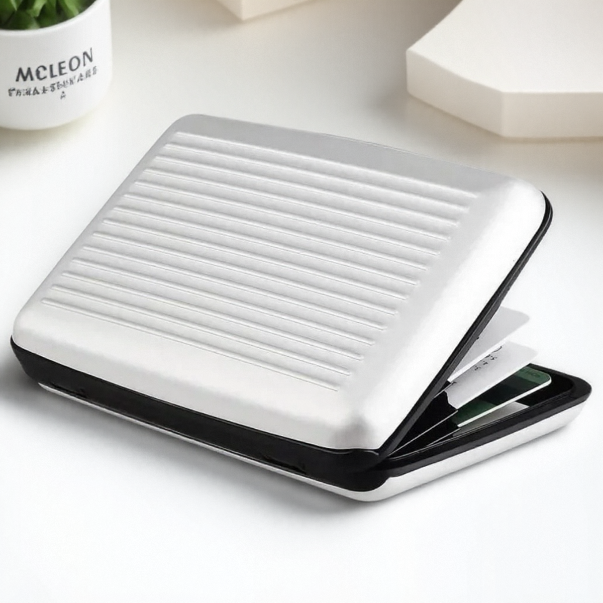 Tarjetero de aluminio con bloqueo RFID para hombre, billetera de Metal antiescaneo, funda rígida delgada, Protector de tarjetas para hombre,: Plata