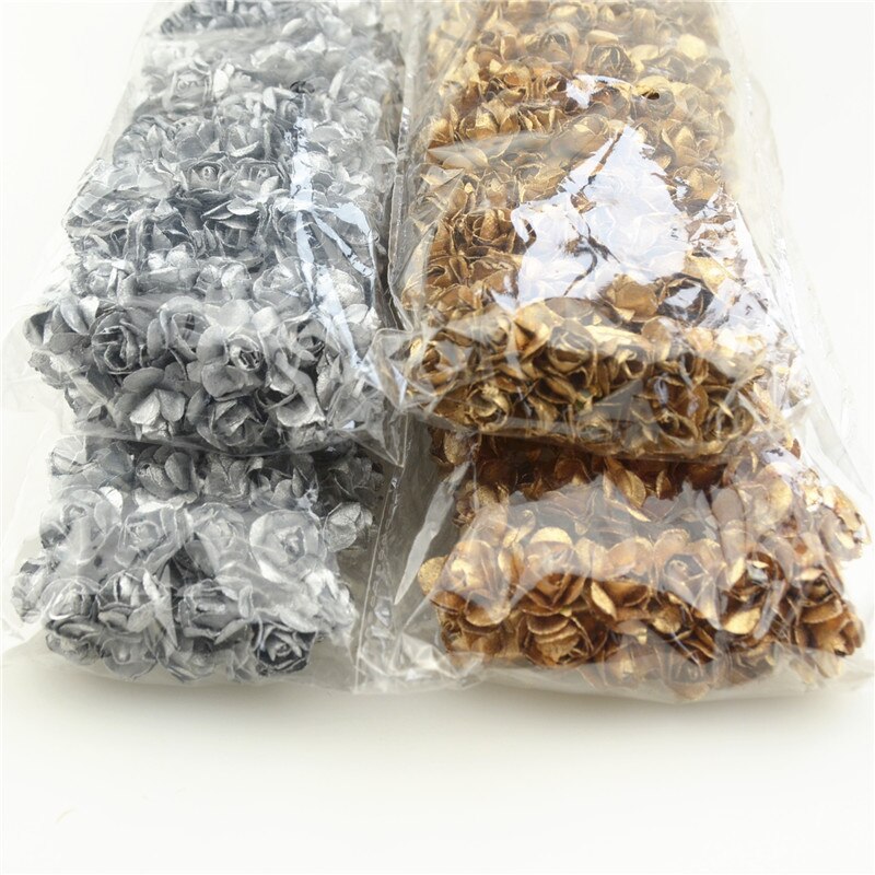 Billigt 12 st 2cm guld silver plommon konstgjord mini papper ros scrapbook bröllopsfest dekoration hantverk tillbehör jul