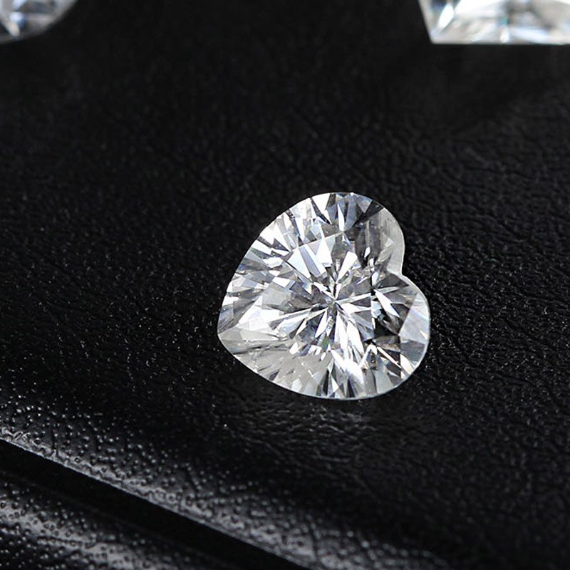 Hartvormige moissanite steen Maat 5*5mm 0.4 karaat diamant Uitstekende witte D kleur Zuiverheid VVS voor ring