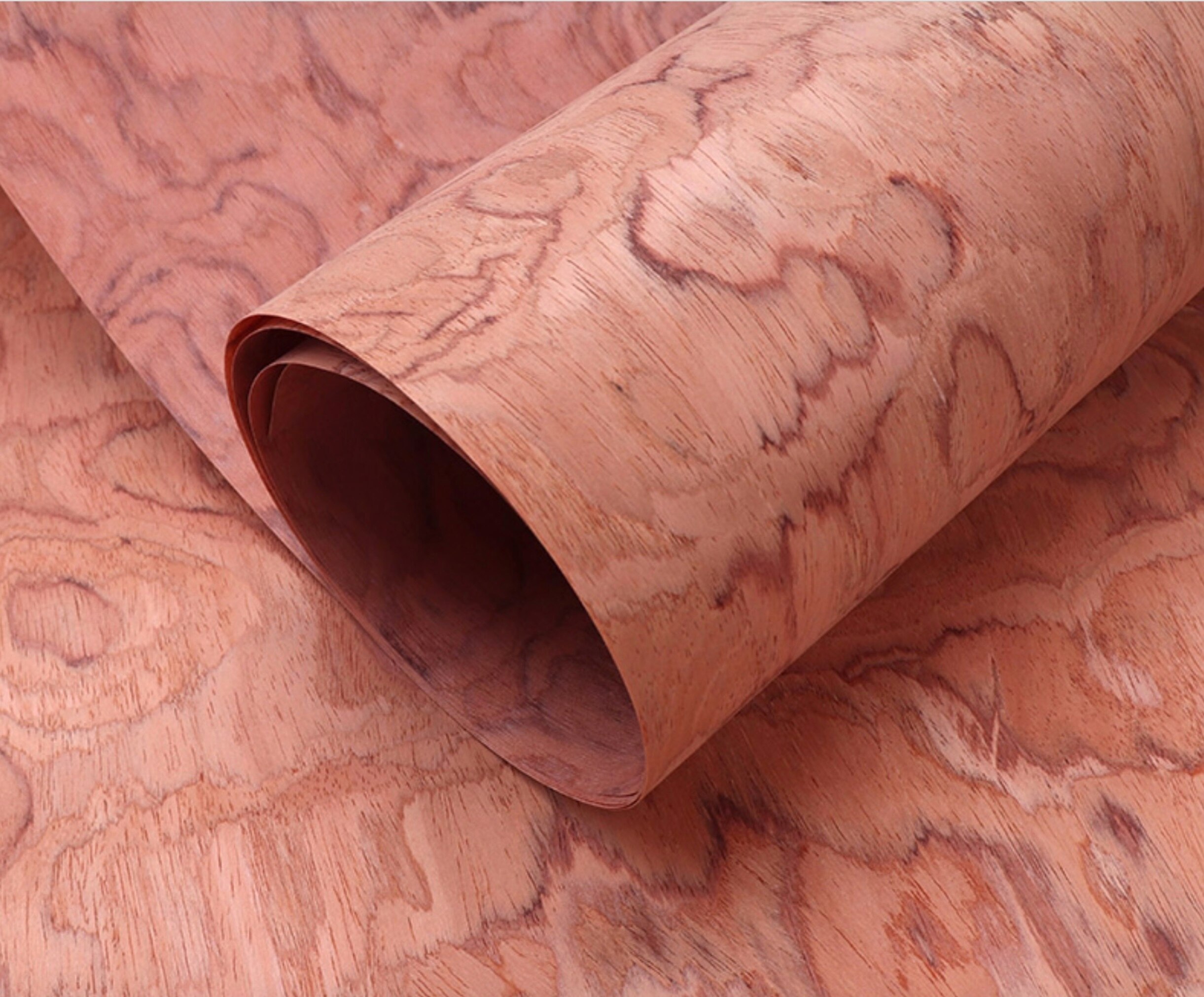 Feuilles de placage de bois de rose sphérique, longueur: 1.2 mètres largeur: 55cm épaisseur: 0.25mm